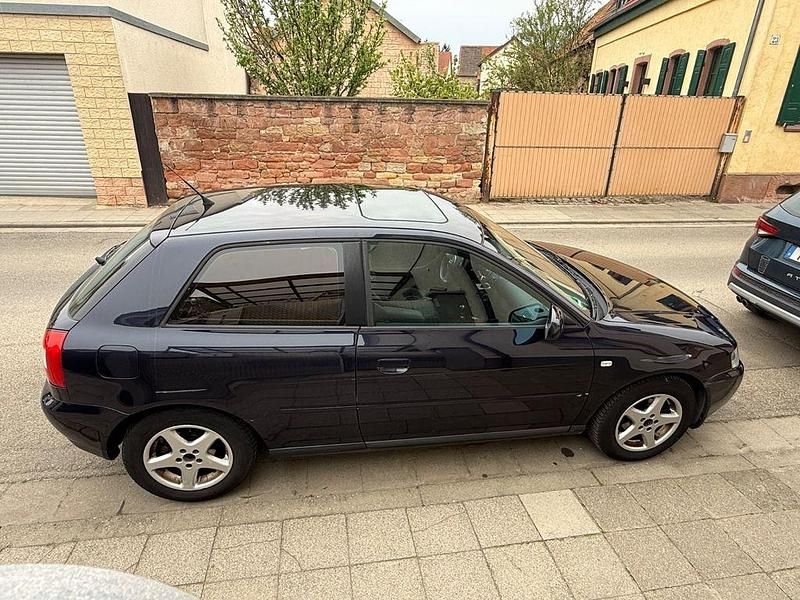 Usata Audi A3 102 CV (75 kW) 2001 Blu Utilitaria