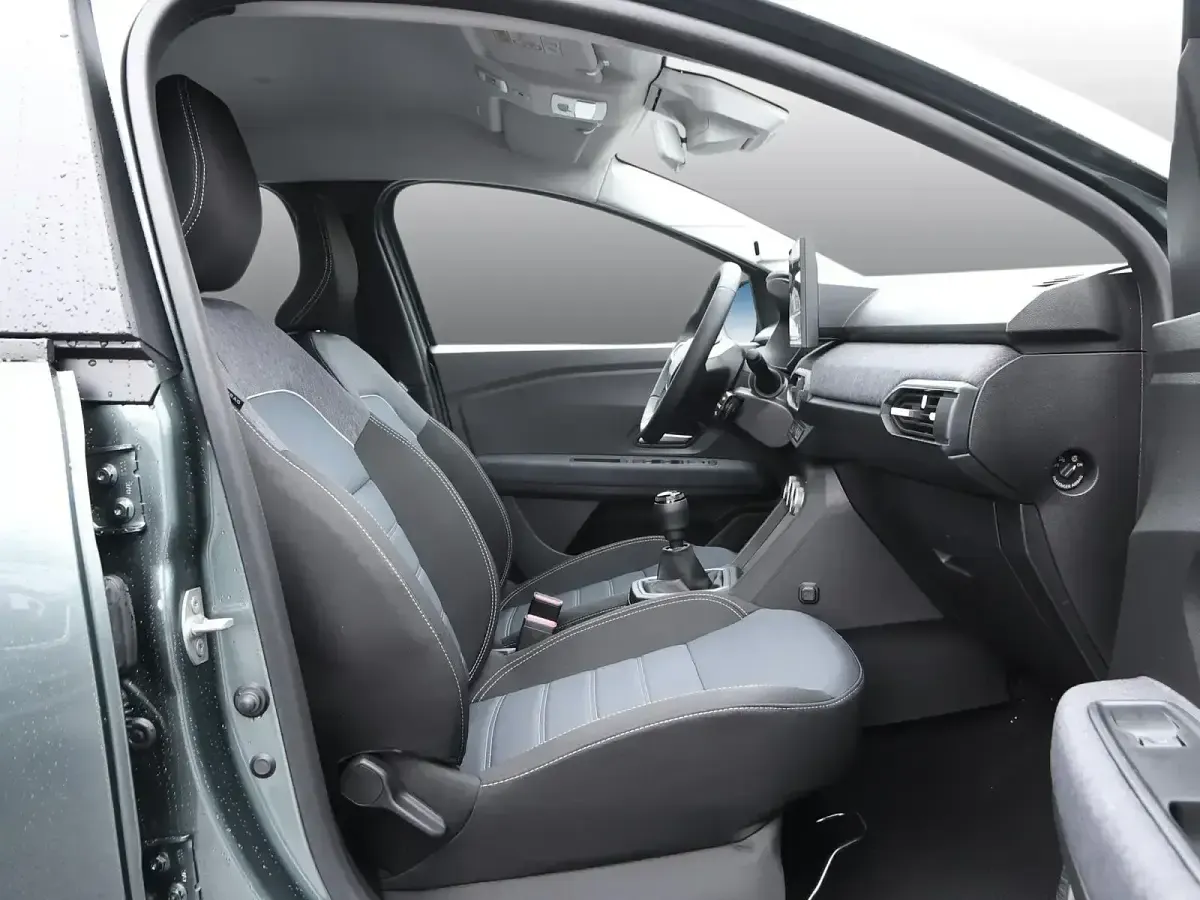 Gebraucht Dacia Sandero Journey 101 PS (74 kW) 2026 Zedergrün Kleinwagen