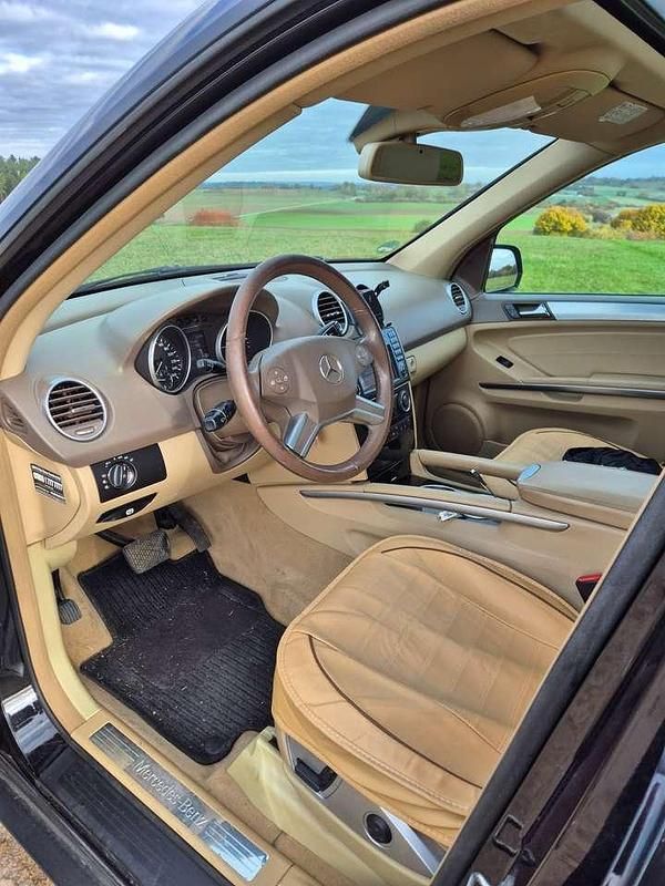 Schwarz Gebraucht 2008 Mercedes ML320 SUV | 8.700 € (Fairer Preis) - Bild 1/4