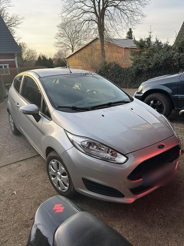 Gebraucht Ford Fiesta Trend 95 PS (69 kW) 2016 Silber Kleinwagen