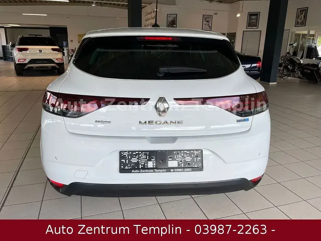 Gebraucht Renault Mégane 158 PS (116 kW) 2021 Weiß Limousine