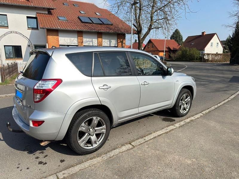 Gebraucht Toyota RAV4 Executive 150 PS (110 kW) 2011 Silber SUV