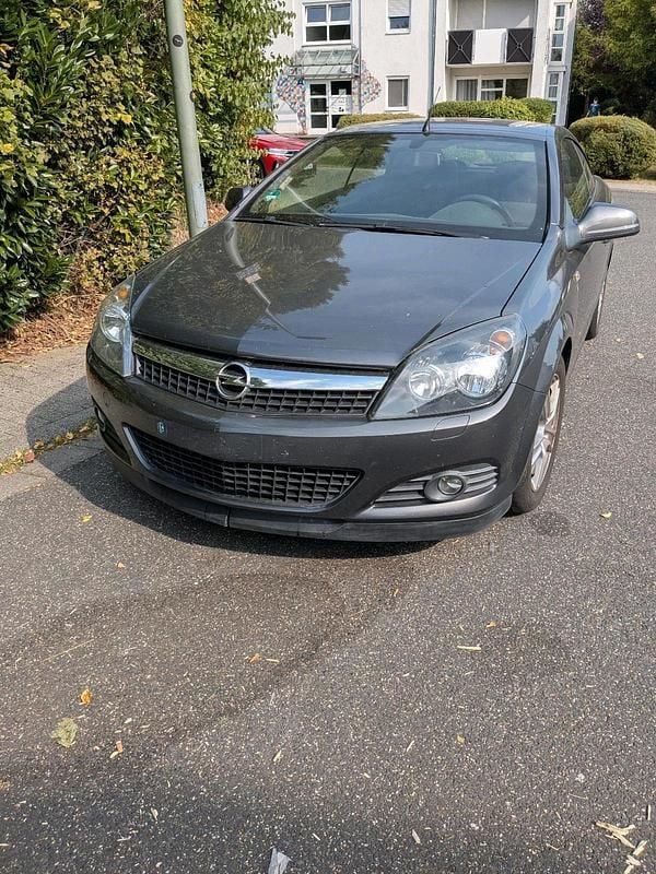 Grau Gebraucht 2010 Opel Astra Cabriolet Cabrio | 2.000 € (Superpreis) - Bild 1/2