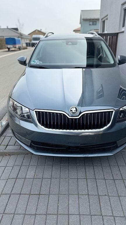 Gebraucht Skoda Octavia Joy 150 PS (110 kW) 2016 Grau Kleinwagen