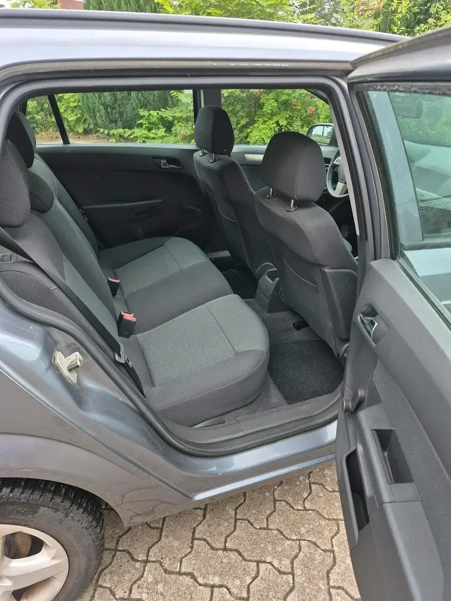 Gebraucht Opel Astra 90 PS (66 kW) 2007 Grau Kombi