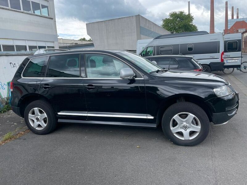 Schwarz Gebraucht 2006 VW Touareg Individual SUV | 2.900 € (Superpreis) - Bild 1/4