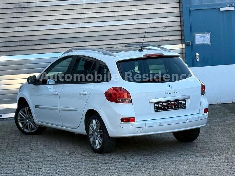 Gebraucht Renault Clio IV Night&Day 75 PS (55 kW) 2013 Weiß Limousine