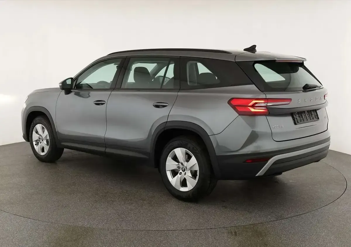 Neu Skoda Kodiaq Selection 150 PS (110 kW) 2026 Graphite grau metallic SUV