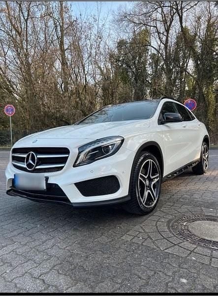 Gebraucht Mercedes GLA250 AMG line 211 PS (155 kW) 2015 Weiß SUV