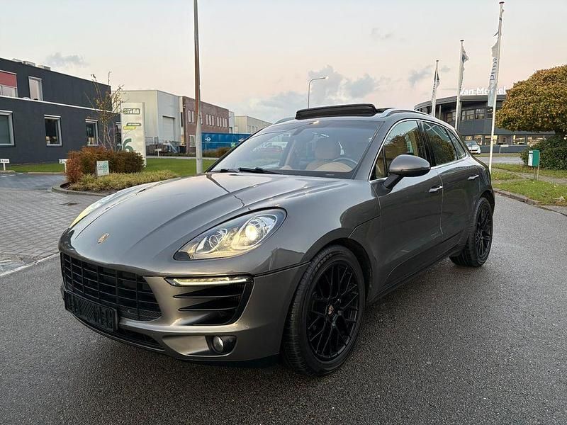 Grau Gebraucht 2015 Porsche Macan S SUV | 25.990 € (Superpreis) - Bild 1/4
