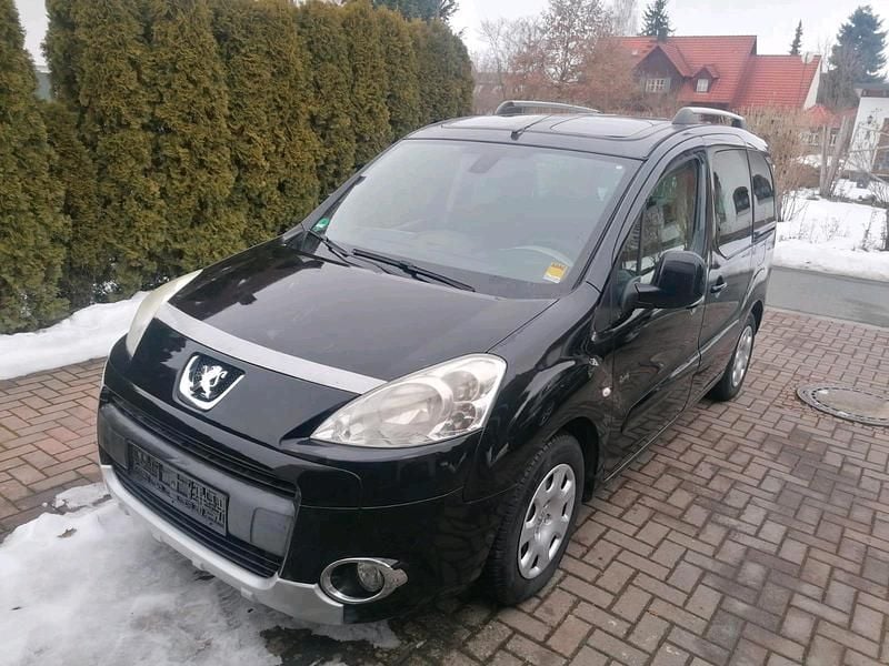 Gebraucht Peugeot Partner 111 PS (81 kW) 2011 Schwarz Van / Kleinbus
