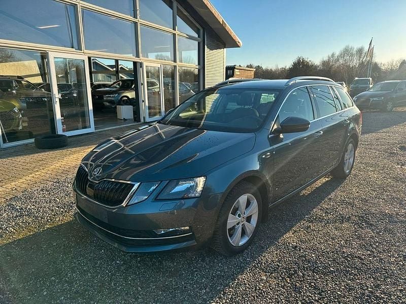 Grau Gebraucht 2019 Skoda Octavia Style Kombi | 13.000 € (Superpreis) - Bild 1/4