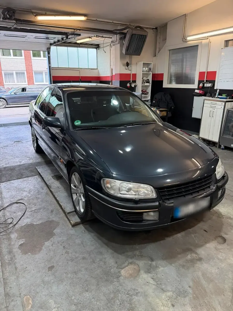Gebraucht Opel Omega 210 PS (154 kW) 1997 Schwarz Limousine