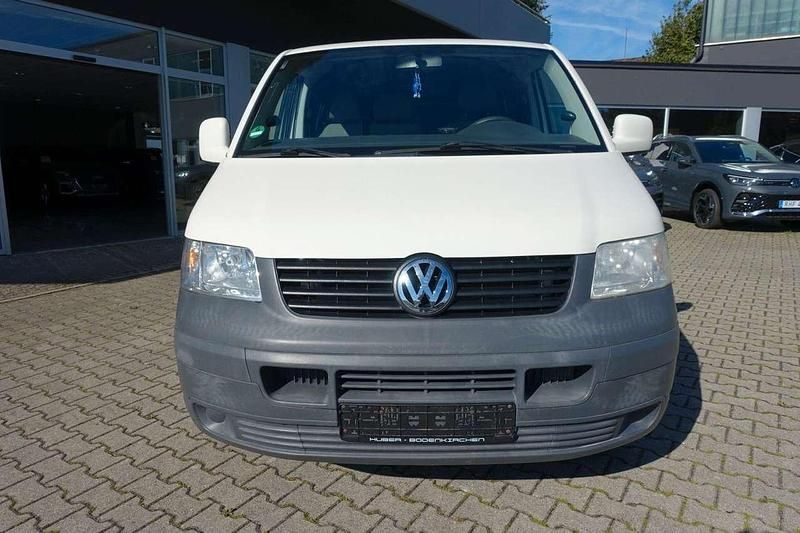 Gebraucht VW Caravelle 131 PS (96 kW) 2007 Weiß/rot Van / Kleinbus