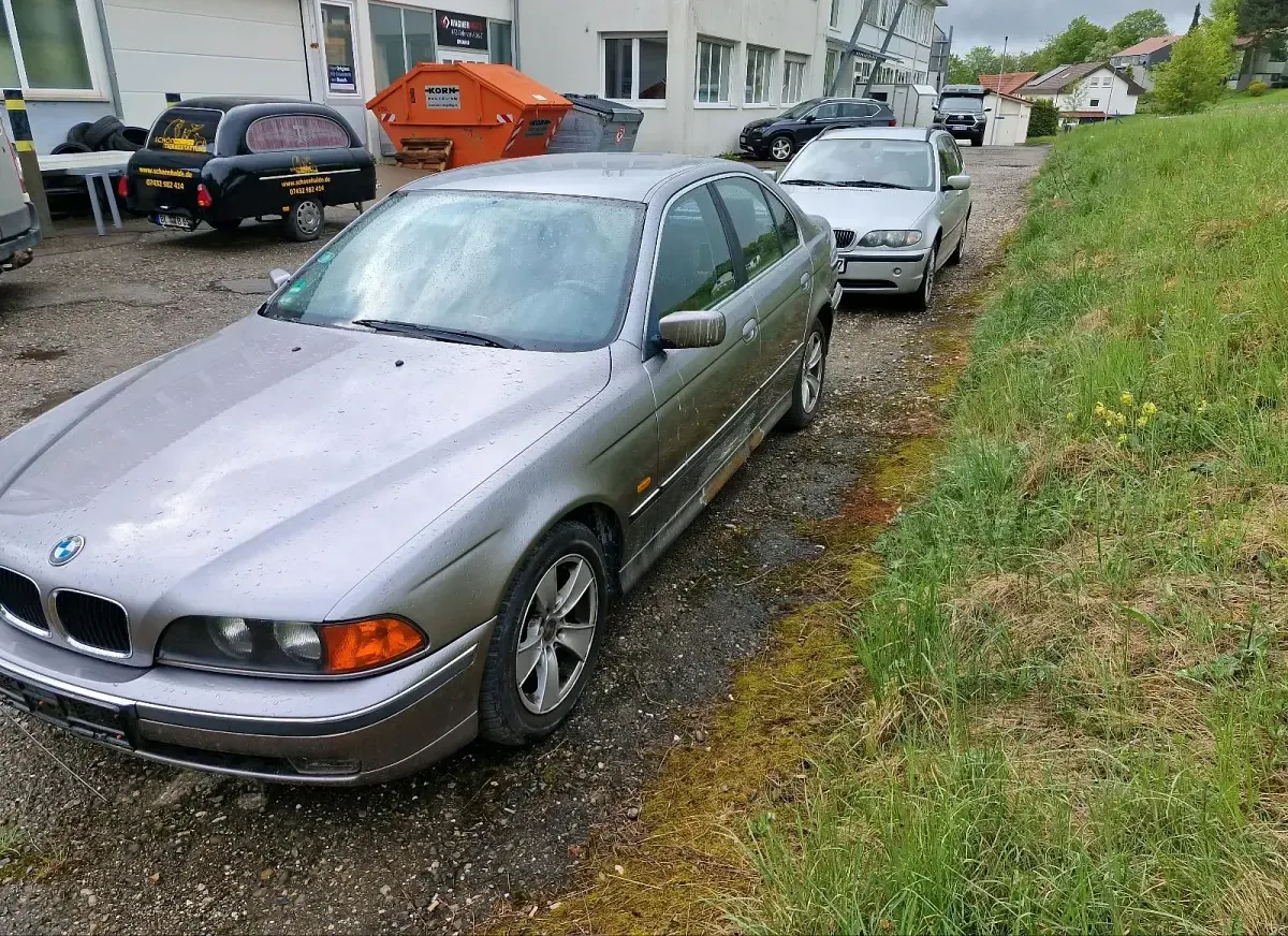 Gebraucht BMW 523 170 PS (125 kW) 2000 Silber Limousine