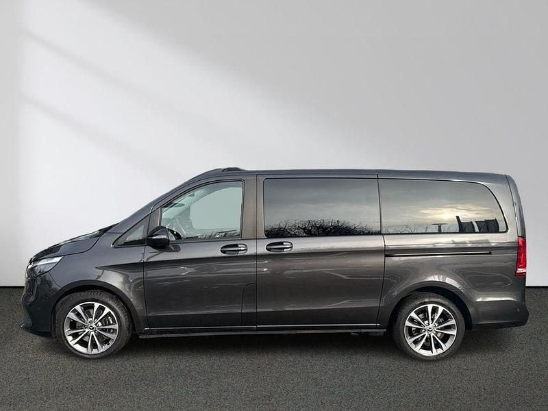 Gebraucht Mercedes V220 Edition 163 PS (119 kW) 2024 Grau Van / Kleinbus