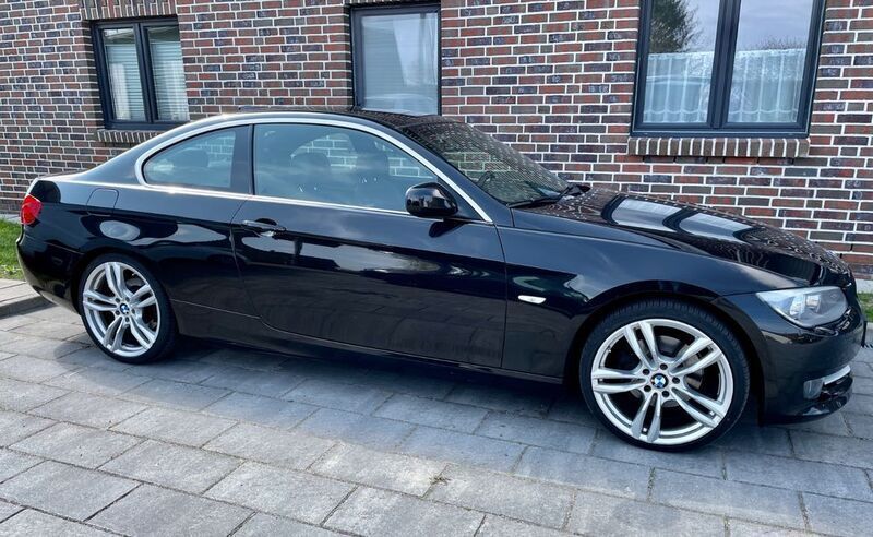 Schwarz Gebraucht 2010 BMW 320 Coupé | 11.900 € (Teuer) - Bild 1/4
