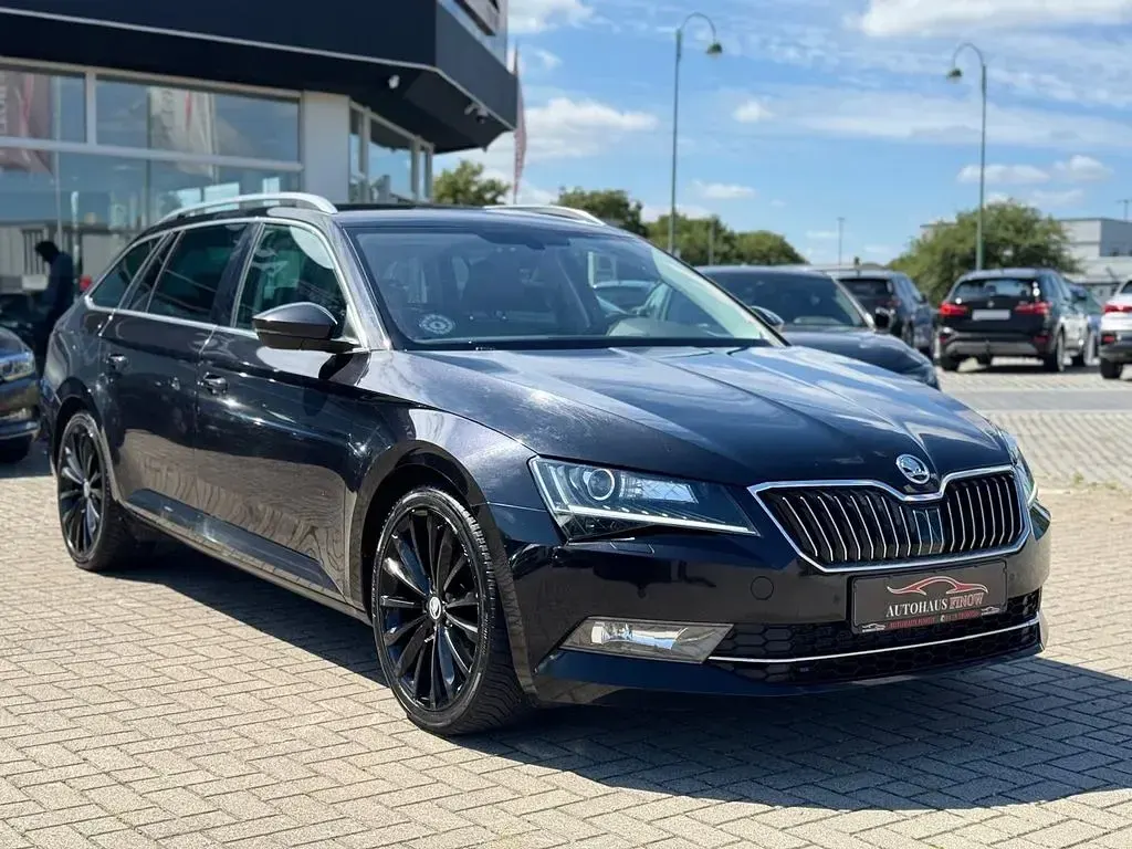 Gebraucht Skoda Superb Ambiente 190 PS (139 kW) 2017 Schwarz Kombi
