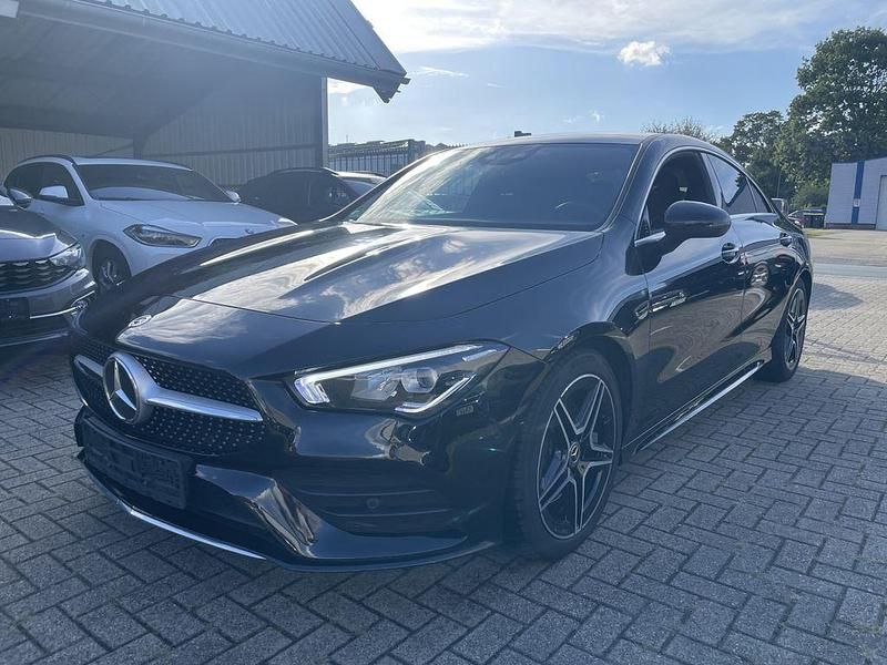 Schwarz Gebraucht 2023 Mercedes CLA250 AMG line Limousine | 35.500 € (Guter Preis) - Bild 1/4
