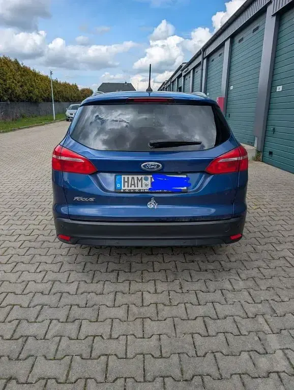 Gebraucht Ford Focus Trend 120 PS (88 kW) 2017 Blau Limousine