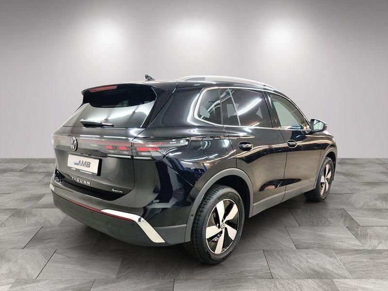 Gebraucht VW Tiguan Elegance 193 PS (141 kW) 2024 Schwarz SUV