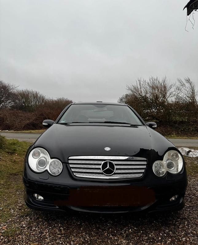 Gebraucht Mercedes C200 163 PS (119 kW) 2006 Schwarz Coupé