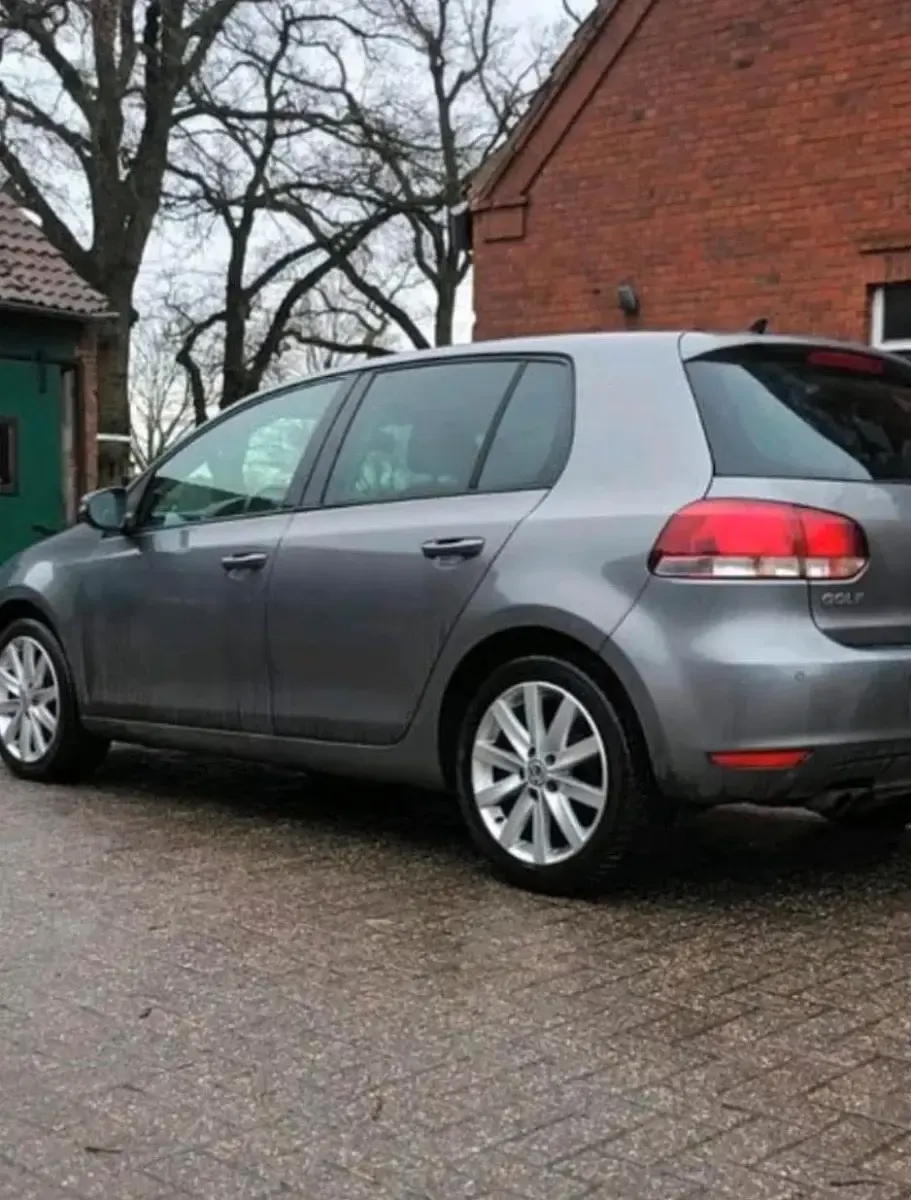Gebraucht VW Golf VI 122 PS (89 kW) 2011 Grau Kleinwagen
