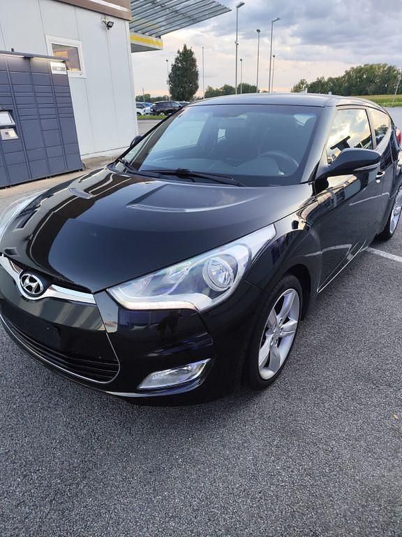 Schwarz Gebraucht 2011 Hyundai Veloster Style Coupé | 6.400 € (Etwas zu teuer) - Bild 1/4