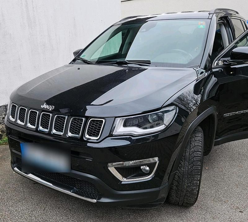Schwarz Gebraucht 2020 Jeep Compass SUV | 17.999 € (Fairer Preis) - Bild 1/4