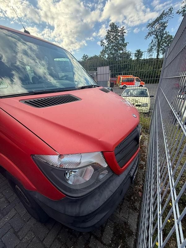 Rot Gebraucht 2014 Mercedes Sprinter Van | 9.350 € (Superpreis) - Bild 1/4
