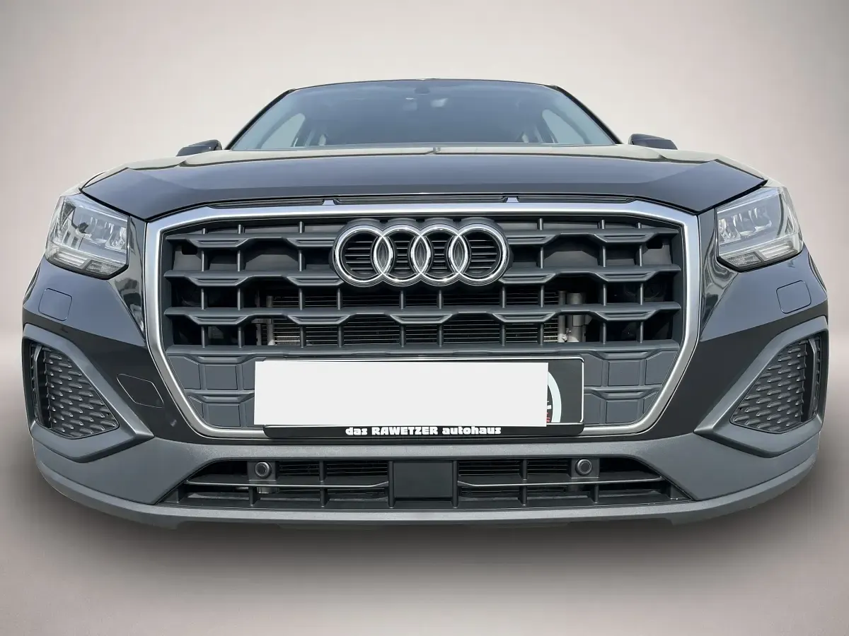 Gebraucht Audi Q2 150 PS (110 kW) 2022 Grau SUV