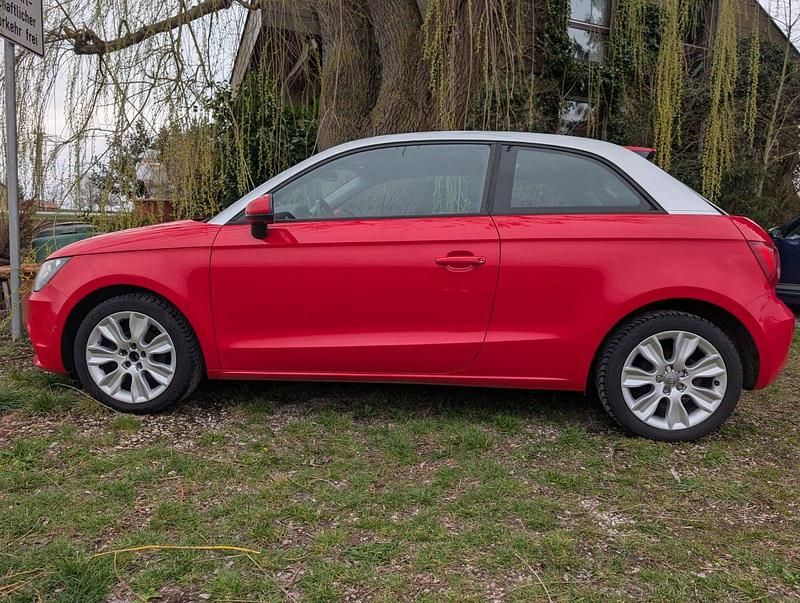 Gebraucht Audi A1 85 PS (62 kW) 2011 Rot Kleinwagen