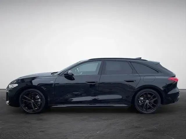 Gebraucht Audi A5 Ambiente 367 PS (269 kW) 2025 Mythosschwarz metallic Kombi