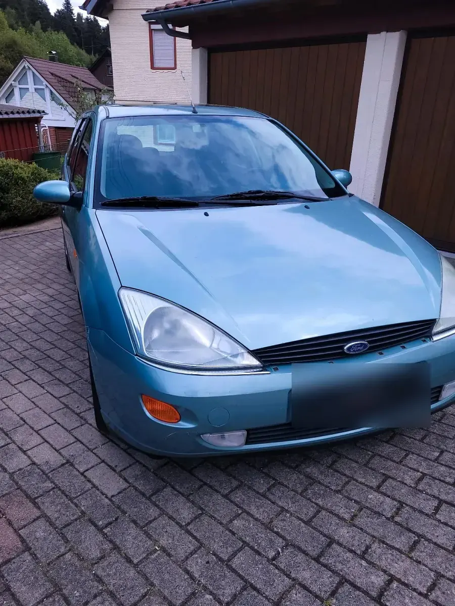 Gebraucht Ford Focus Ghia 101 PS (74 kW) 1999 Andere farben Kombi