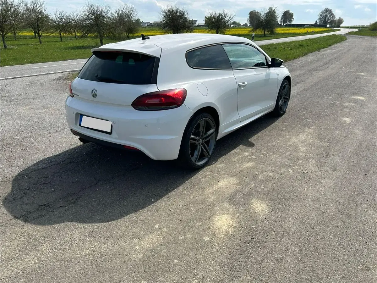 Gebraucht VW Scirocco 140 PS (102 kW) 2013 Weiß Coupé
