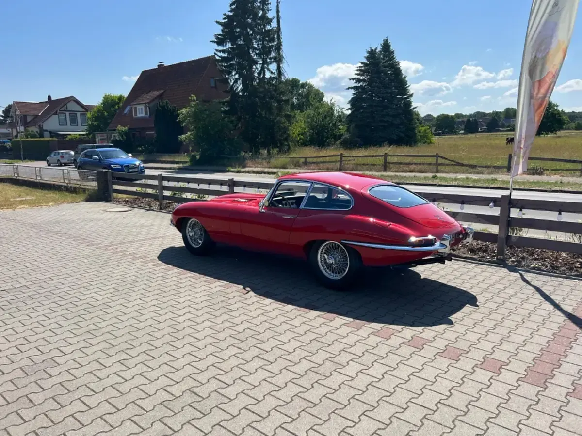 Gebraucht Jaguar E-Type 210 PS (154 kW) 1968 Rot Coupé