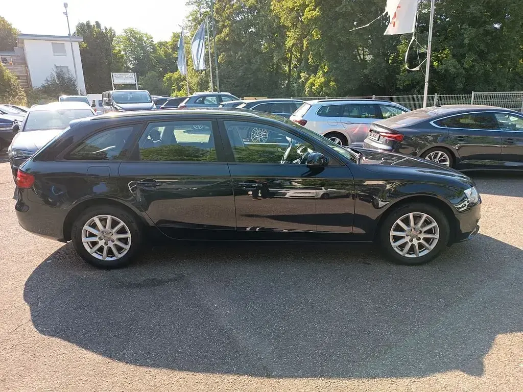 Gebraucht Audi A4 Attraction 177 PS (130 kW) 2014 Phantomschwarz Kombi