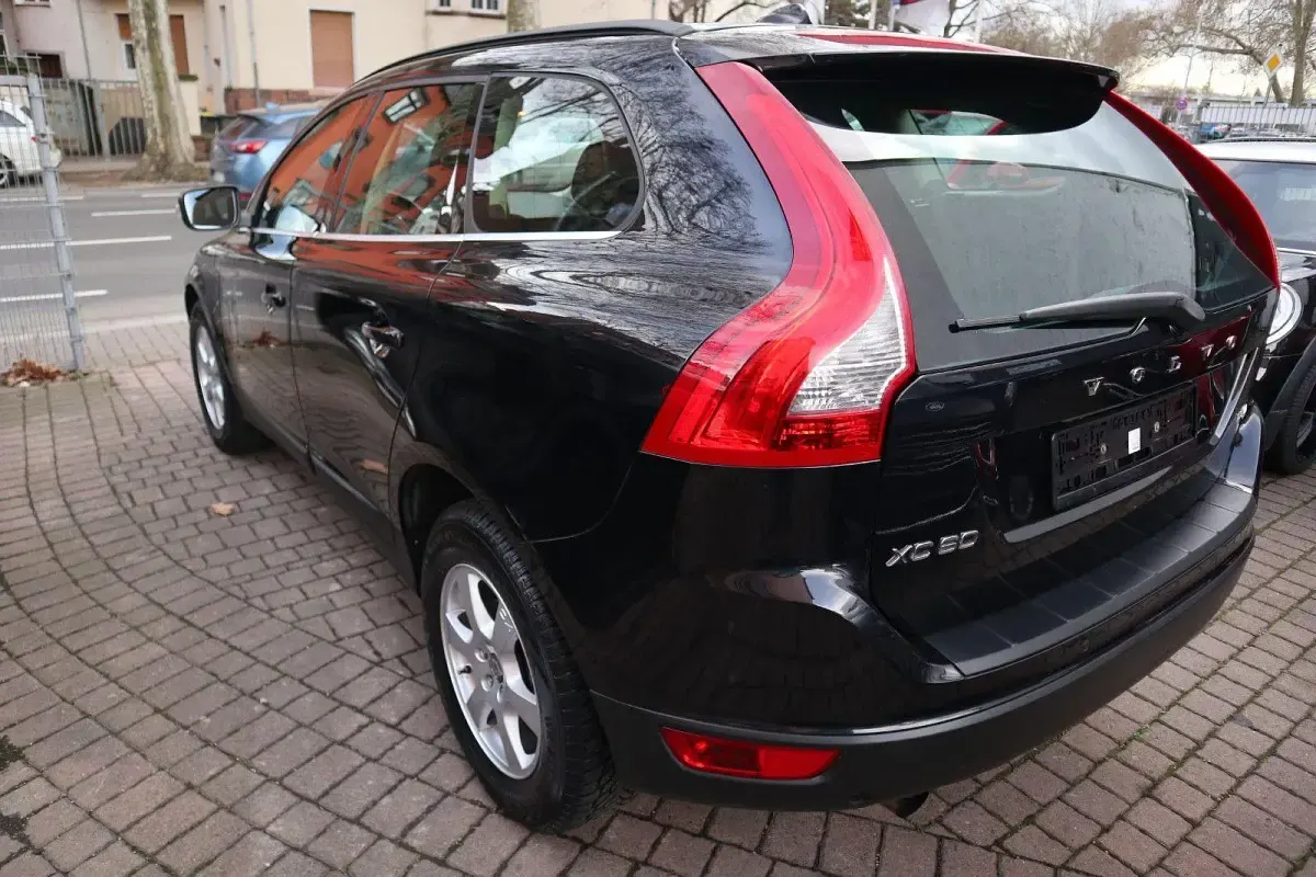 Gebraucht Volvo XC60 Momentum 163 PS (119 kW) 2010 Schwarz SUV