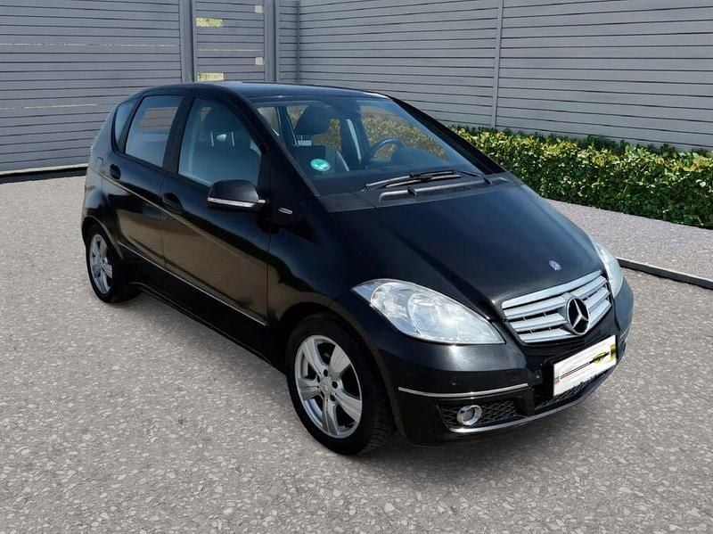 Gebraucht Mercedes A180 Elegance 109 PS (80 kW) 2011 Schwarz Van / Kleinbus