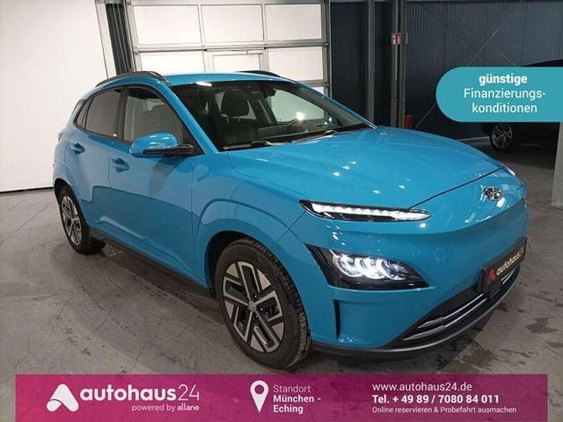 Blau Gebraucht 2021 Hyundai Kona Prime SUV | 22.770 € (Fairer Preis) - Bild 1/4