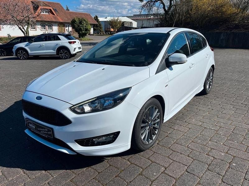 Gebraucht Ford Focus ST-Line 150 PS (110 kW) 2016 Weiß Limousine