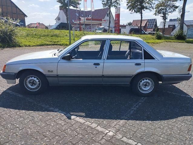 Gebraucht Opel Rekord Exklusiv 101 PS (74 kW) 1989 Silber Limousine