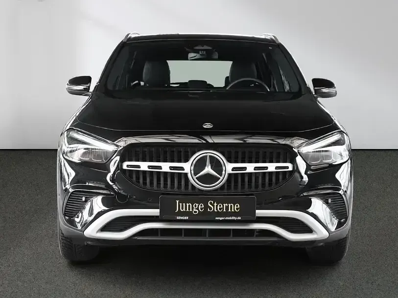 Gebraucht Mercedes GLA200 163 PS (119 kW) 2024 Schwarz SUV
