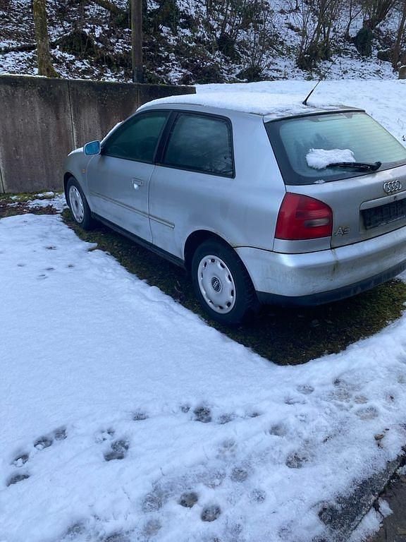 Gebraucht Audi A3 Ambiente 101 PS (74 kW) 1997 Blau Kleinwagen