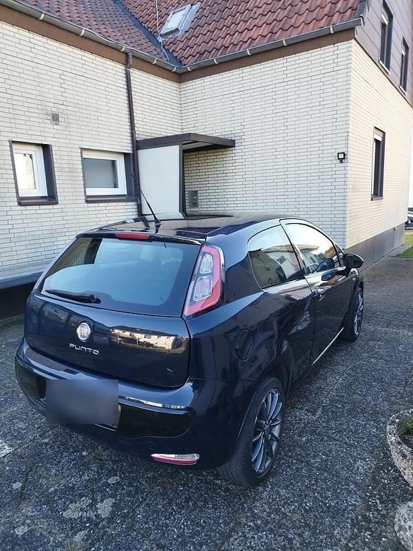 Blau Gebraucht 2011 Fiat Punto Evo Kleinwagen | 2.500 € (Fairer Preis) - Bild 1/4