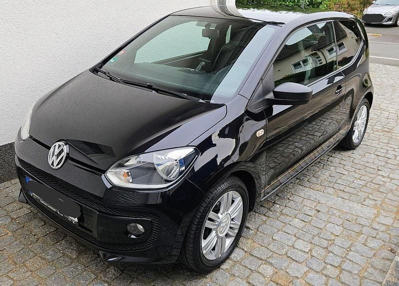 Schwarz Gebraucht 2016 VW up! Kleinwagen | 6.900 € (Fairer Preis) - Bild 1/4
