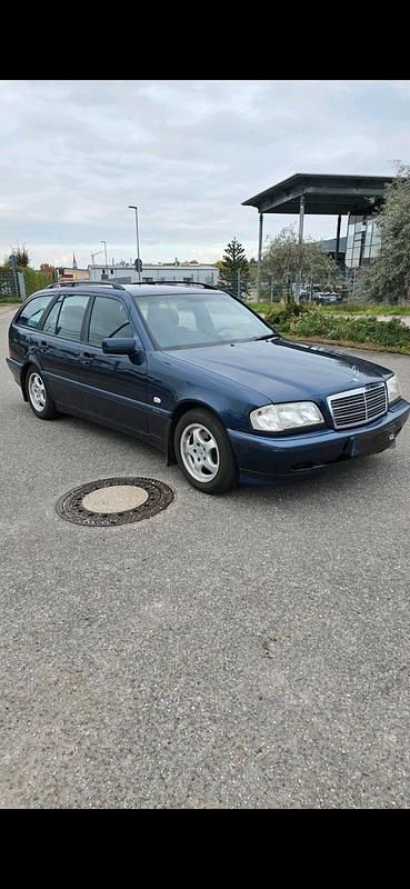 Blau Gebraucht 1999 Mercedes C180 Kombi | 1.200 € (Superpreis) - Bild 1/4