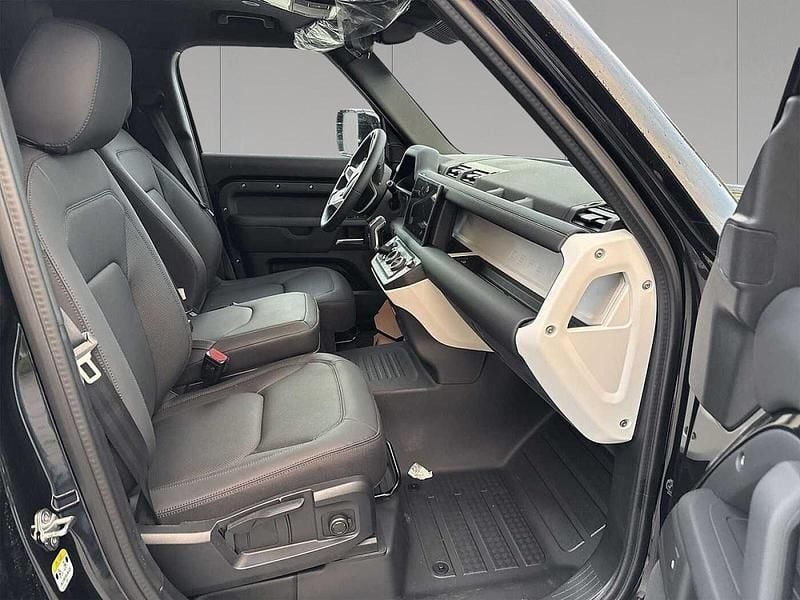 Gebraucht Land Rover Defender 252 PS (185 kW) 2026 Santorini black SUV