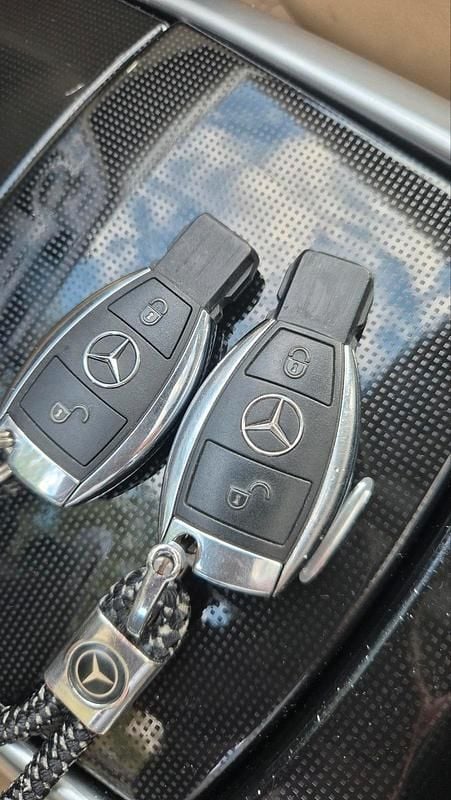 Gebraucht Mercedes R280 190 PS (139 kW) 2009 Schwarz Van / Kleinbus