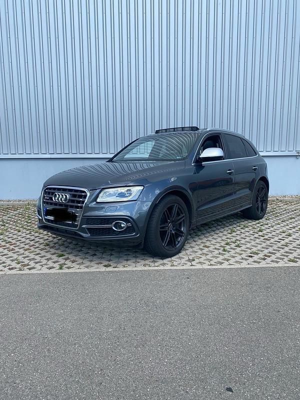 Grau Gebraucht 2017 Audi SQ5 Competition SUV | 30.000 € - Bild 1/4